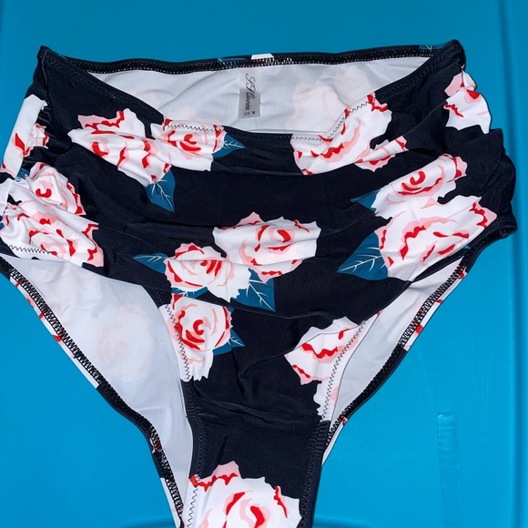 SS Queen floral bikini - Picture 9 of 9